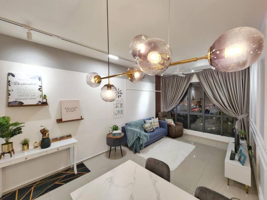 1-7px Bayuemas Staycation Family Lovely Netflix Apartment Klang