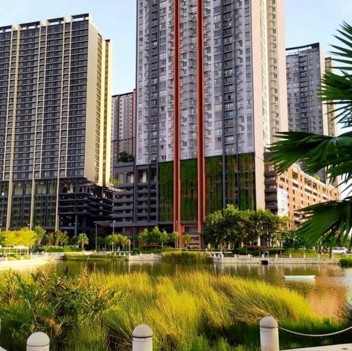 Apartment 1-7px Bayuemas Staycation Family Lovely Netflix Klang