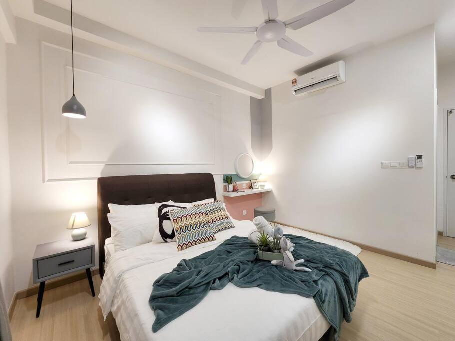 1-7px Bayuemas Staycation Family Lovely Netflix Apartment Klang
