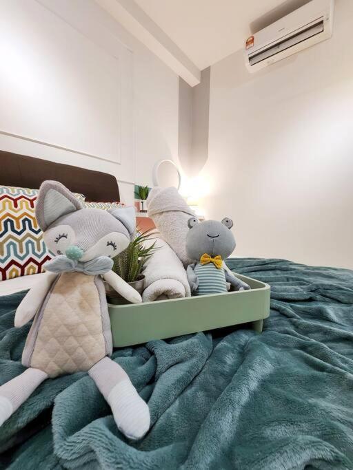 1-7px Bayuemas Staycation Family Lovely Netflix * Klang