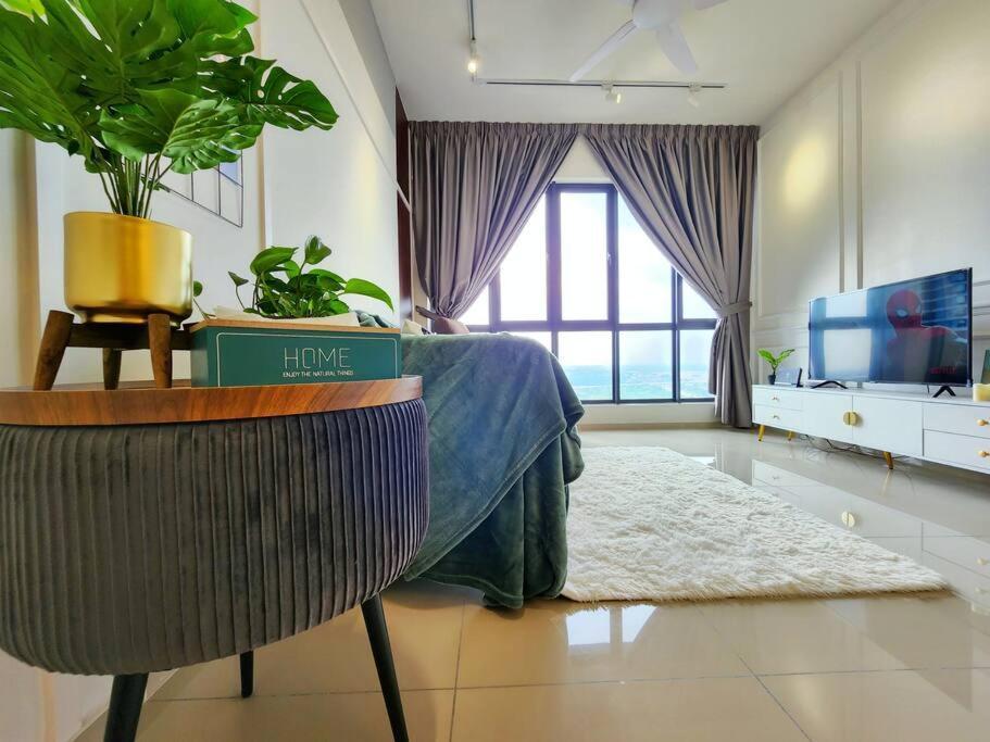 1-7px Bayuemas Staycation Family Lovely Netflix Apartment