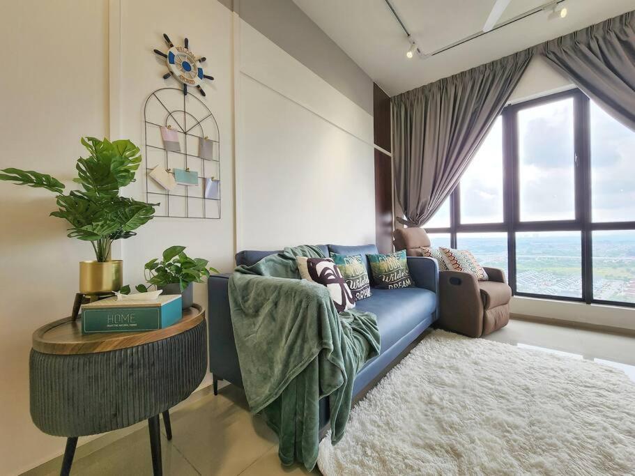 Apartment 1-7px Bayuemas Staycation Family Lovely Netflix *