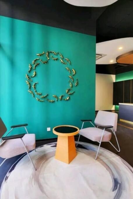 1-7px Bayuemas Staycation Family Lovely Netflix Apartment *