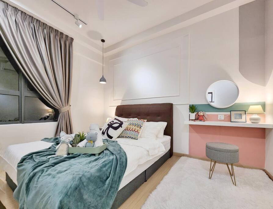 1-7px Bayuemas Staycation Family Lovely Netflix Pangsapuri *